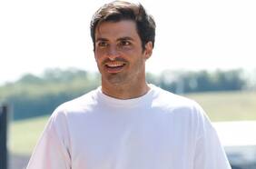 Carlos Sainz firma con Williams para 2025