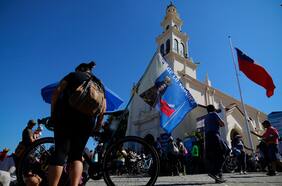 Sondeo global de Ipsos: menos del 60% de los chilenos se declara cristiano, el índice más bajo de América Latina