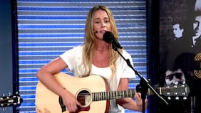 De cantante a vocera de gobierno: el día que Mara Sedini cantó y presentó su disco debut en La Tercera