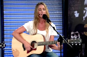 De cantante a vocera de gobierno: el día que Mara Sedini cantó y presentó su disco debut en La Tercera