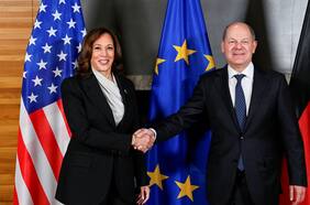 Kamala Harris reconoce “continuo liderazgo” de Alemania en materia de seguridad europea