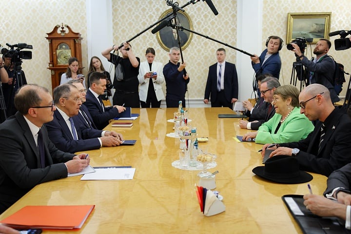 Michelle Bachelet sostiene reunión con el canciller ruso Sergey Lavrov en Moscú por campaña a la Secretaría General de la ONU