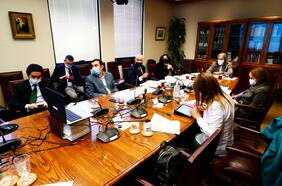 Oposición presiona: citará a Comisión de Trabajo para ver su propuesta en pensiones