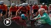 Adulta mayor provocó grave accidente al irrumpir con un scooter a una carrera de ciclistas