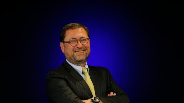 Al estilo Obama: El hombre clave del grupo Luksic y posible canciller de Kast recomienda 10 libros