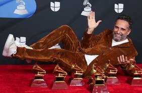 Jorge Drexler arrasa en los Grammy Latinos, pero Rosalía se queda con Álbum del año