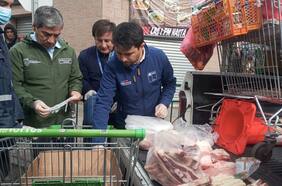 Independencia: allanan edificios usados para almacenar carros ilegales de comida callejera