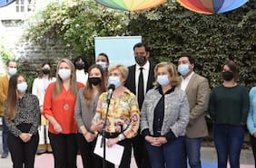 Alcaldesa Matthei y parlamentarios acuerdan agenda legislativa Pro Mujer: sala cuna universal y tipificar conductas abusivas en redes sociales