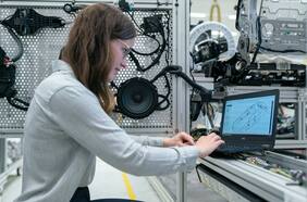 Ranking QS: Estas son las mejores universidades chilenas en ingeniería 2025