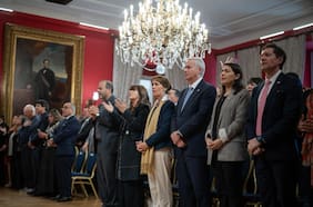 Contraloría valida uso de La Moneda como residencia presidencial y para cultos religiosos