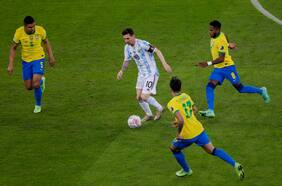 Con muchas dudas y sumergido en una crisis: Brasil recibe a Argentina en el plato fuerte de las Eliminatorias Sudamericanas