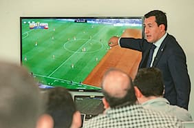 Enrique Osses: “Me imagino que todos saben la decadencia arbitral que se sufrió tras la desvinculación que yo viví”