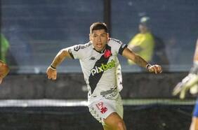 Colo Colo tiene su joya: Carlos Palacios llega a Chile para sumarse al Cacique por un año