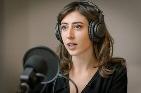 Quién es Cecilia Sala, la periodista italiana liberada en Irán que había sido arrestada por “delitos contra las leyes de la República”