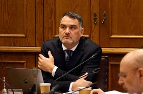 Senador Macaya acusa de “inmadurez” al gobierno tras debate por montos de devoluciones de isapres