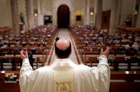 Corte Suprema autoriza realización de cultos religiosos, incluso en cuarentena, en vísperas de Semana Santa