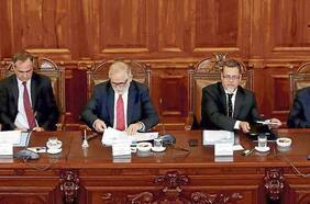 Senadores de la Comisión de Hacienda entregan su apoyo “con matices” a continuidad de Marcel a la cabeza del Central