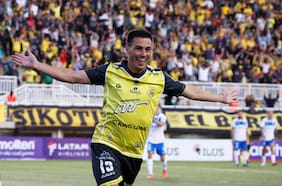 Cabezazo al ángulo: el golazo con el que San Luis aumenta su ventaja ante la UC en la Copa Chile
