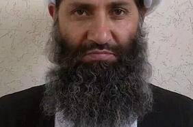 Haibatullah Akhundzada, el líder supremo que logró unir a los talibanes para reconquistar el poder en Afganistán