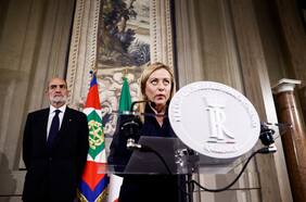 Meloni forma gobierno e Italia tendrá primera coalición liderada por la extrema derecha desde la Segunda Guerra Mundial