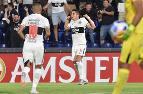 “La hinchada lo critica mucho por sus salidas nocturnas”: ex futbolista y técnico paraguayo advierte a Colo Colo tras el fichaje de Guillermo Paiva