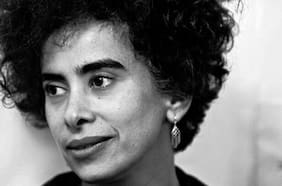 Feria de Frankfurt cancela entrega de premio a escritora palestina y desata fuertes críticas