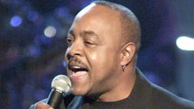 Fallece Peabo Bryson, voz de clásicos de Disney y ganador del Festival de Viña el año 2000