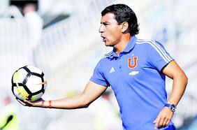 Valencia se arma de paciencia en la U: su nuevo jefe no llegará hasta fin de mes