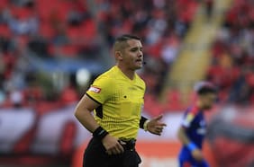 Cristián Galaz y Piero Maza, en la mira: el telefonazo de Tobar a los árbitros del polémico partido de la U ante Ñublense