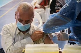 Vacuna anual contra el Covid: desde este miércoles podrán inocularse los adultos mayores de 80 años y más