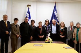 Michelle Bachelet vuelve al Minsal en encuentro de exministros convocado por May Chomali