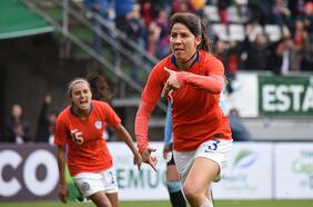 Carla Guerrero es incluida en el Paseo de las Estrellas del fútbol chileno