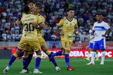 Un contraataque letal y el error grosero de Bernedo: repasa los goles con que Everton sorprende a la UC en el Claro Arena