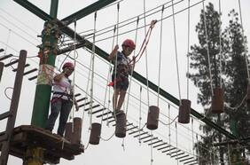 Los puentes colgantes y canopy del Parque Aventura vuelven al cerro San Cristóbal