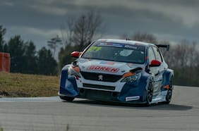 El primer chileno que se sube al podio: Benjamín Hites conquista un histórico tercer lugar en campeonato TCR South America
