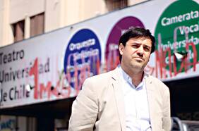 Diego Matte, director del Centro de Extensión de la U. de Chile: “Los fondos concursables resultan antipáticos en esta situación”