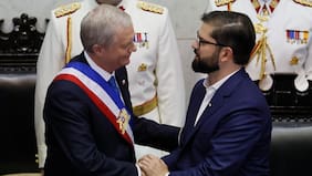 Señales, gestos y simbolismos del cambio de mando entre Boric y Kast