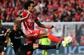 El Bayer Leverkusen de Charles Aránguiz cae en casa ante el Fribugo y suma su cuarta derrota en la Bundesliga