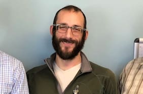 Quién era Alex Pretti, el hombre de 37 años asesinado por agentes federales en Estados Unidos