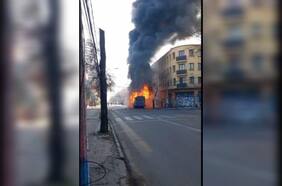 Violenta jornada en el Barros Borgoño: encapuchados queman bus