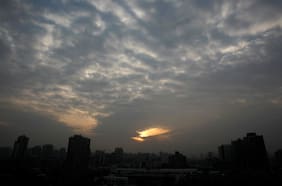 Julio seco: se despide casi sin lluvias en la zona central y olas de calor derritieron la mitad de las reservas de nieve