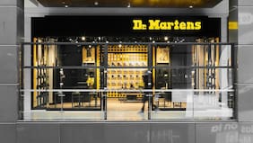 Dr. Martens apuesta a ventas por sobre los US$5 millones para 2027 en Chile y proyecta un año difícil para el comercio
