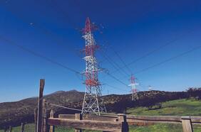 Colbún anuncia millonario pago de dividendos por venta de sus activos de transmisión