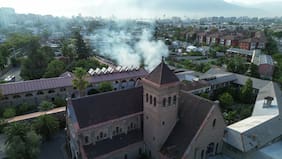 Alerta de incendio al interior de Convento Sagrado Corazón en Ñuñoa: afecta a dos pisos del edificio