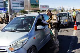 Ministra Hutt hace llamado a la población a no viajar por el fin de semana largo y respetar cordones sanitarios