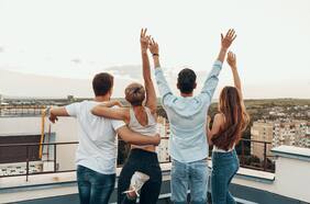 ¿Qué diferencias hay entre las amistades femeninas y masculinas? Esto es lo que dice un experto de Oxford