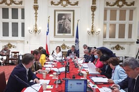 Ley de Inteligencia: parlamentarios alzan quejas por ausencia del gobierno en discusión que atañe a Elizalde y a Cordero