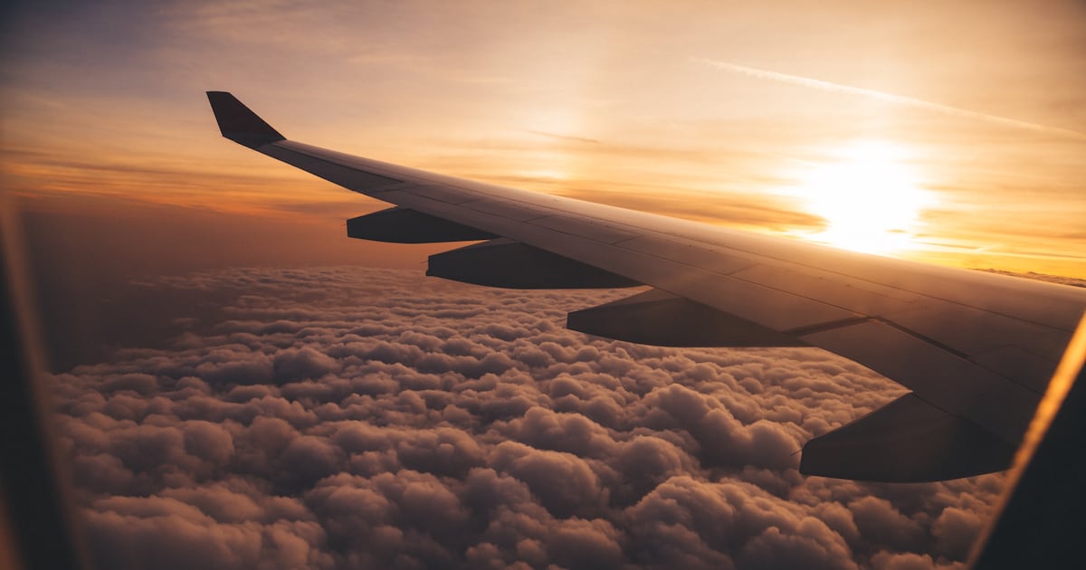 Estados Unidos advierte sobrevolar Venezuela: tensión militar y riesgos aéreos en el Caribe