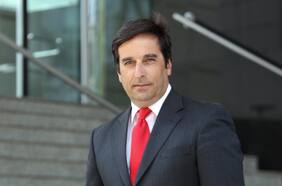 Aldo Lema y efectos en Chile de la baja de tasas en EE.UU.: “El dólar no necesariamente va a caer de los $900”