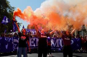 8M: más de 15 mil personas asistieron a manifestación en la RM por el Día Internacional de la Mujer
